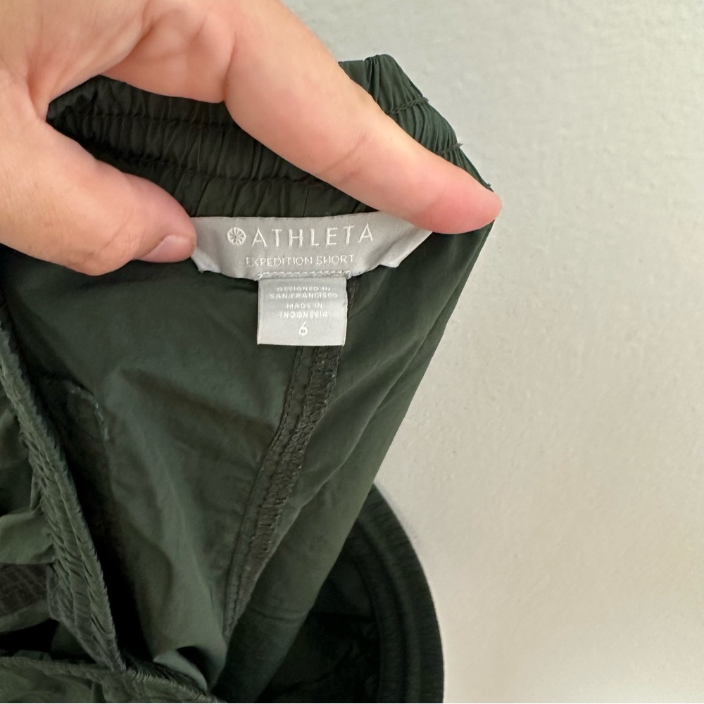 ATHLETA- Expedition Short Tuscan Olive Outdoor Hiking Travel Trail Lightweight - Picture 6 of 9
